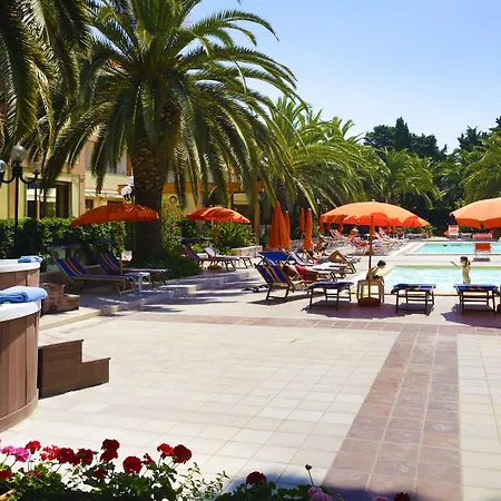 Hotel Oasis-3